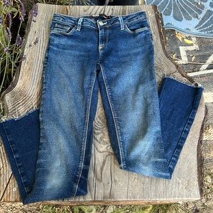 BDG distressed skinny jeans, rough hem, mid rise, mildly stretchy woman’s sz 27